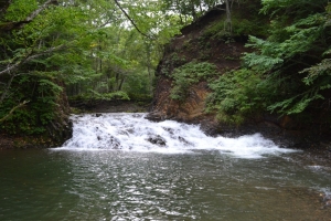 写真：小音別川上流の滝