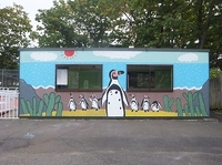 写真：ペンギン舎用スーパーハウス