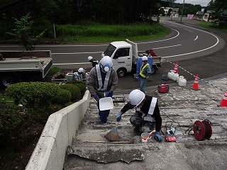 写真：西門階段修繕