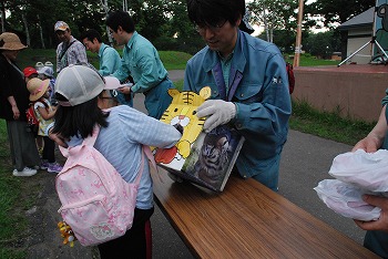 写真：ちょうちん抽選会2