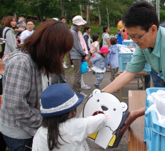 写真：抽選の様子