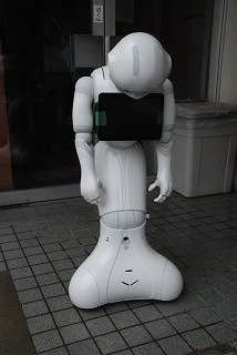写真：ロボット「ペッパー」