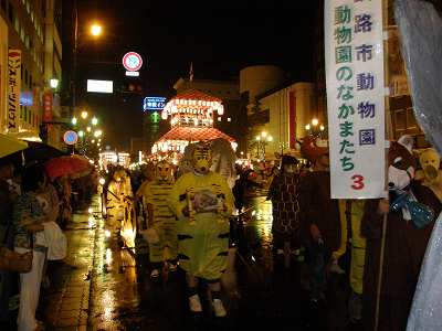 写真：仮装盆踊り2