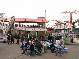 写真：春の遊園地まつりを行ないました