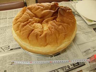 写真：特製の大きいパン