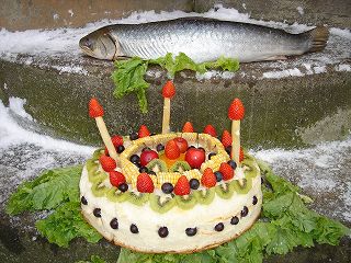 写真：ホッキョクグマのツヨシ用特製ケーキ
