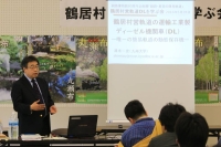 写真：丸瀬布・鶴居村営軌道DLを学ぶ会の様子2