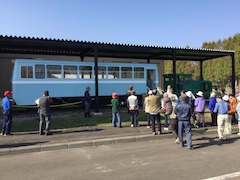 写真：見学の様子