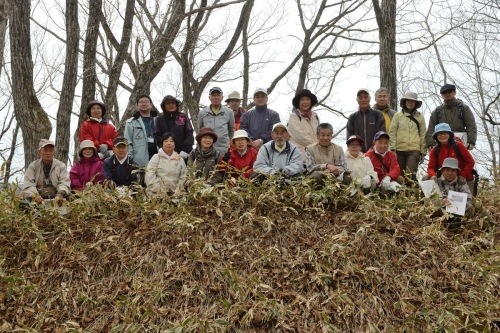 写真：阿寒町探訪会　シモニニシベツチャシ4