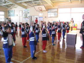 写真：大楽毛よしの幼稚園幼年消防クラブ修了式
