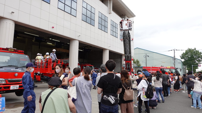 写真：消防防災フェス2022はしご車乗車体験コーナー