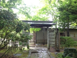 写真：鶴翔庵の日本庭園1