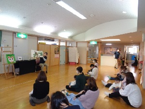 中部「おはなし好きな子あ～つまれ！」