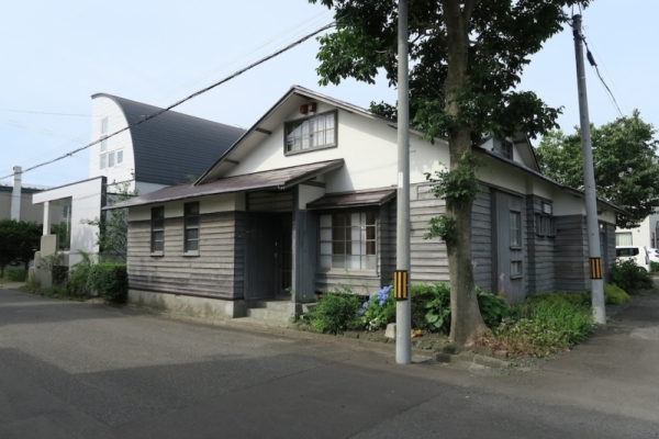 写真：「旧五十嵐家住宅事務所兼主屋」外観