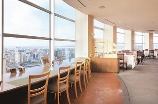 写真：生涯学習センター9階フロア　展望レストラン「まいづる」