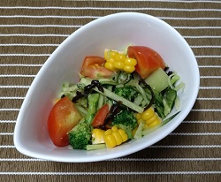 写真：釧路野菜の塩昆布和え