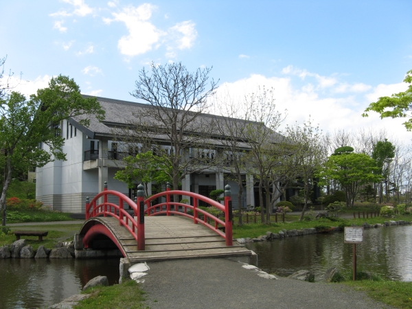 写真：鶴ケ岱武道館外観