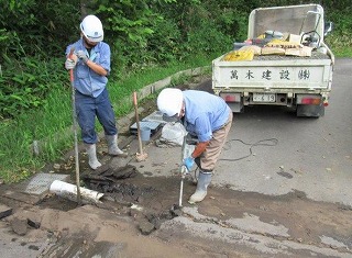 写真：萬木建設株式会社様ボランティア作業1