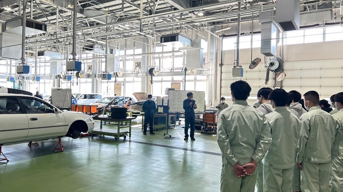 写真:自動車整備科