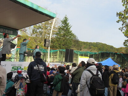 写真：当たり付きお菓子まき