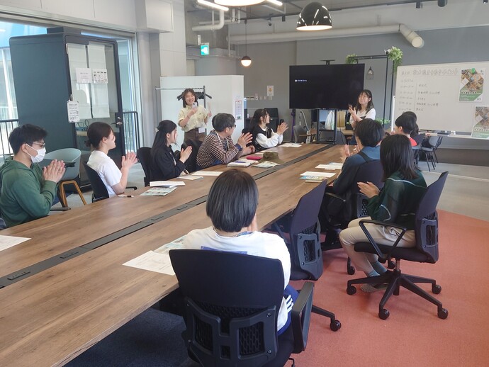 開会式_アイスブレイクの様子の写真1