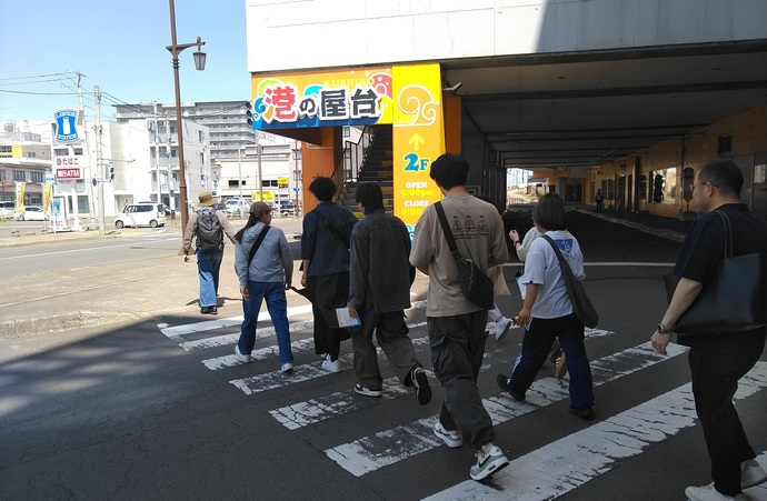 当日のまち歩きの状況写真