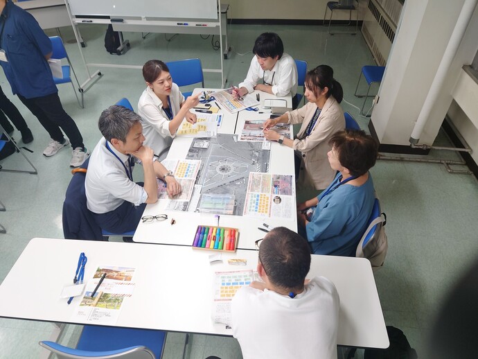 ワークショップ各班の様子1