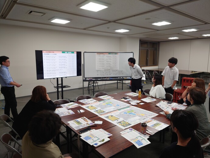 社会実験のタイトル決めの様子